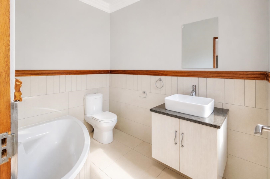 5 Bedroom Property for Sale in Xanadu Eco Park North West